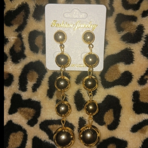 NEW Women Fashion gold balls long earrings - Picture 6 of 6